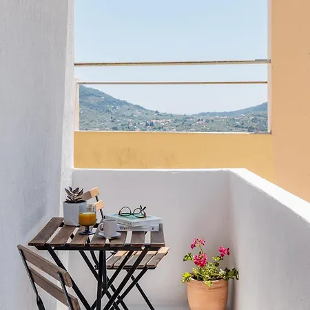 The Botanist Σκόπελος