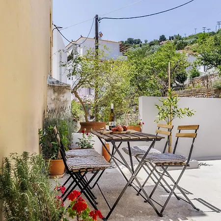 The Botanist * Σκόπελος
